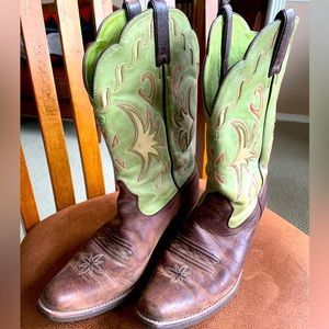 Ariat women’s cowboy boots
